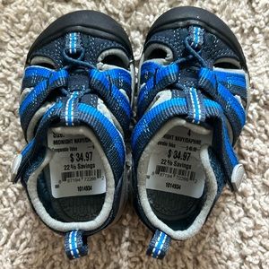 Keen water / outdoor shoes for baby size 4